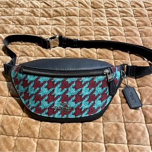 Coach Warrenn Mini Hound Fannypack/Crossbody